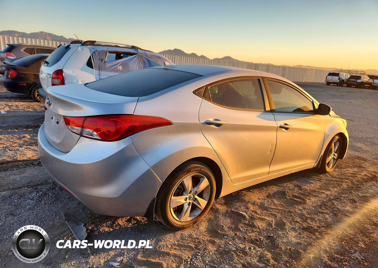 2013 Hyundai Elantra Gls VIN:5NPDH4AE3DH301947 - 3