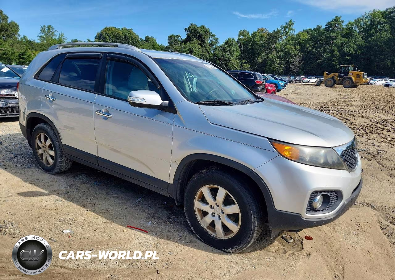 2013 Kia Sorento Lx VIN:5XYKT3A68DG404426 - 4