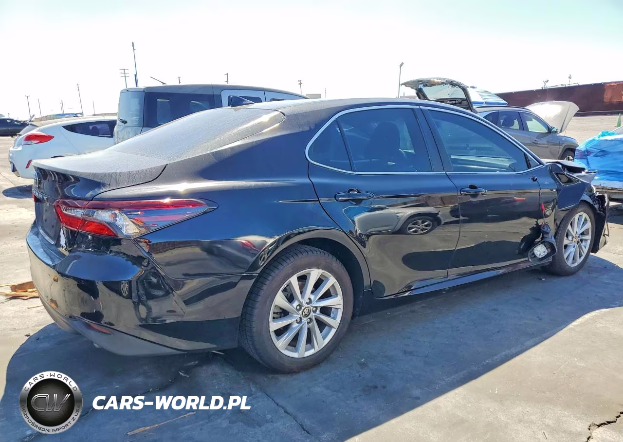 2022 Toyota Camry Le VIN:4T1C11AK6NU629550 - 3