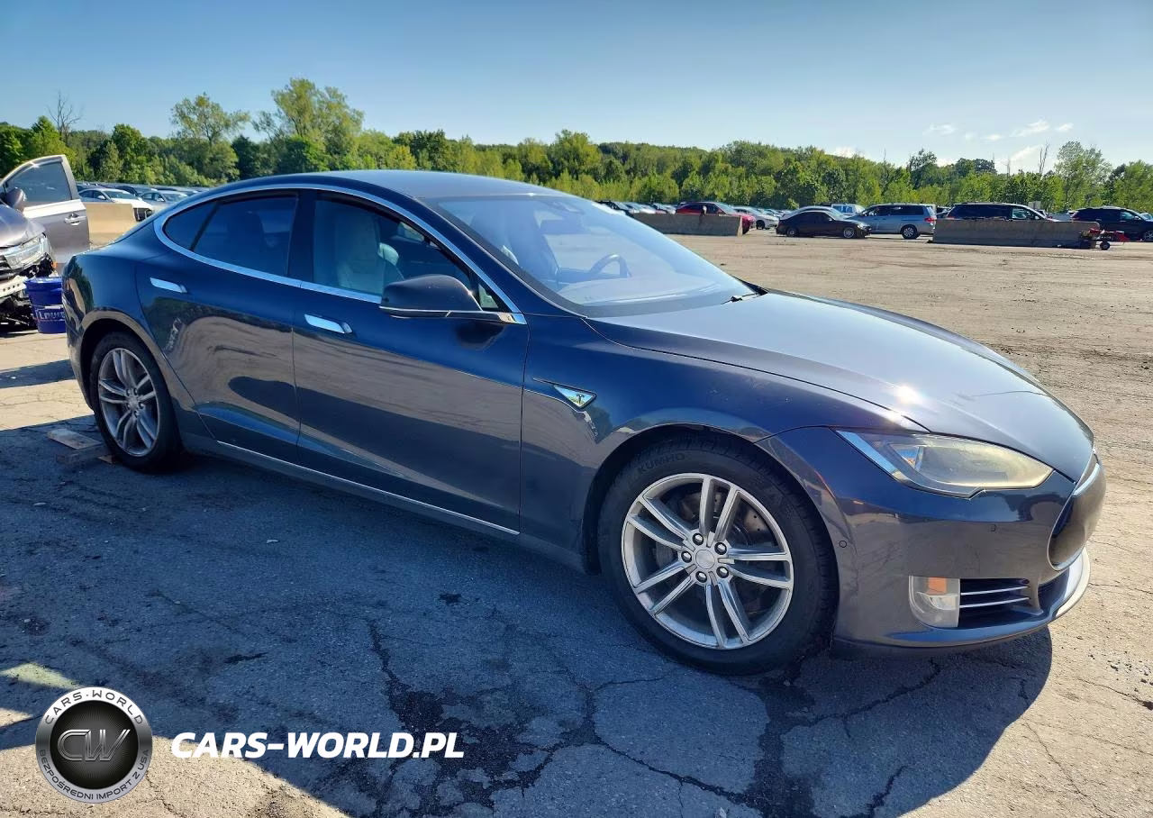 2015 Tesla Model S VIN:5YJSA1E14FF110508 - 4