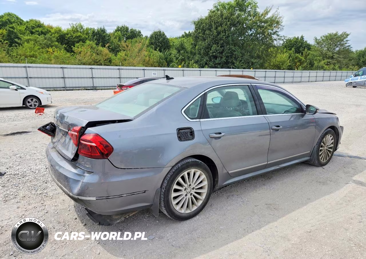 2017 Volkswagen Passat Se VIN:1VWBT7A38HC025673 - 3