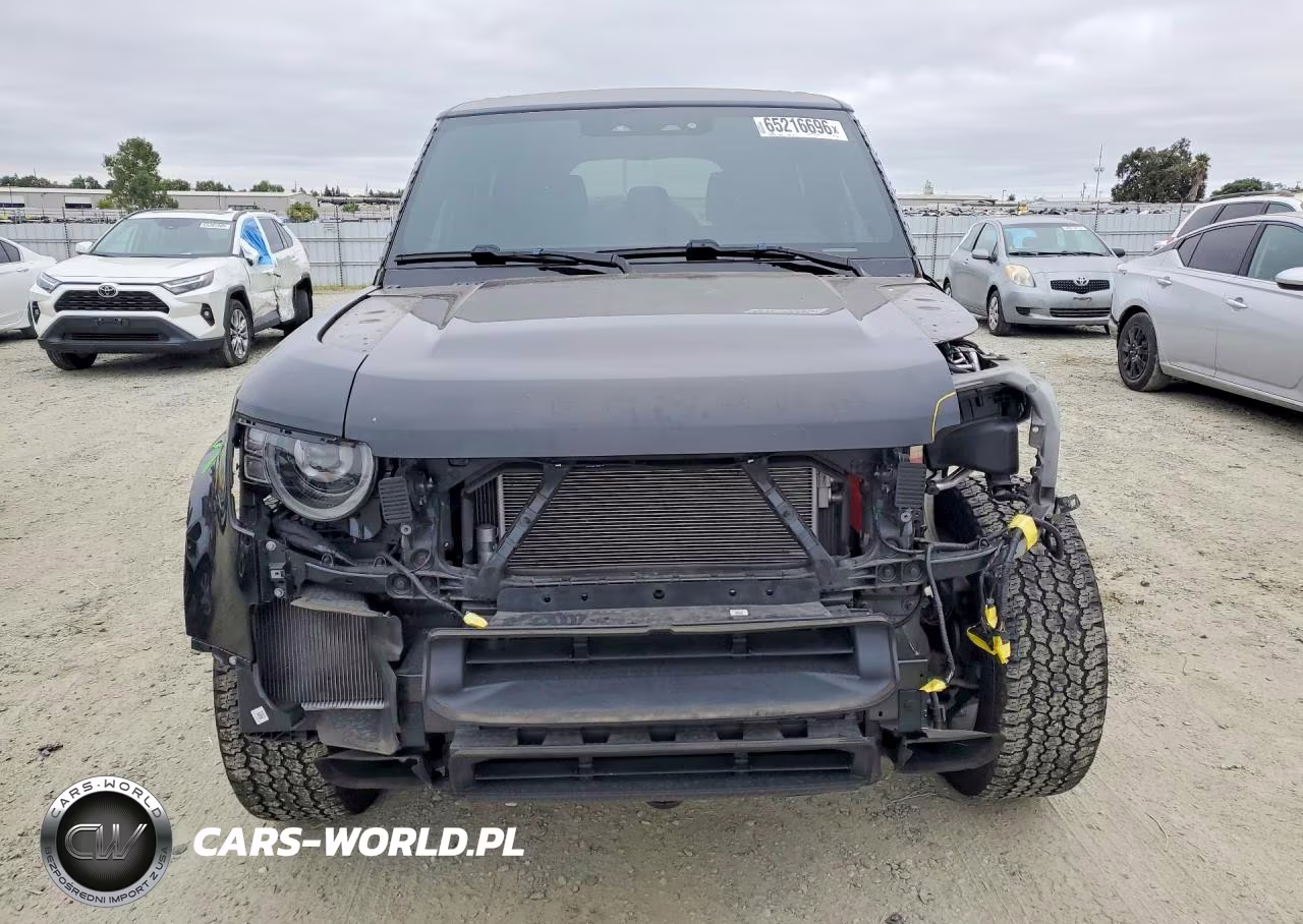 2025 Land Rover Defender 110 S VIN:SALEJ7EX8S2361185 - 5