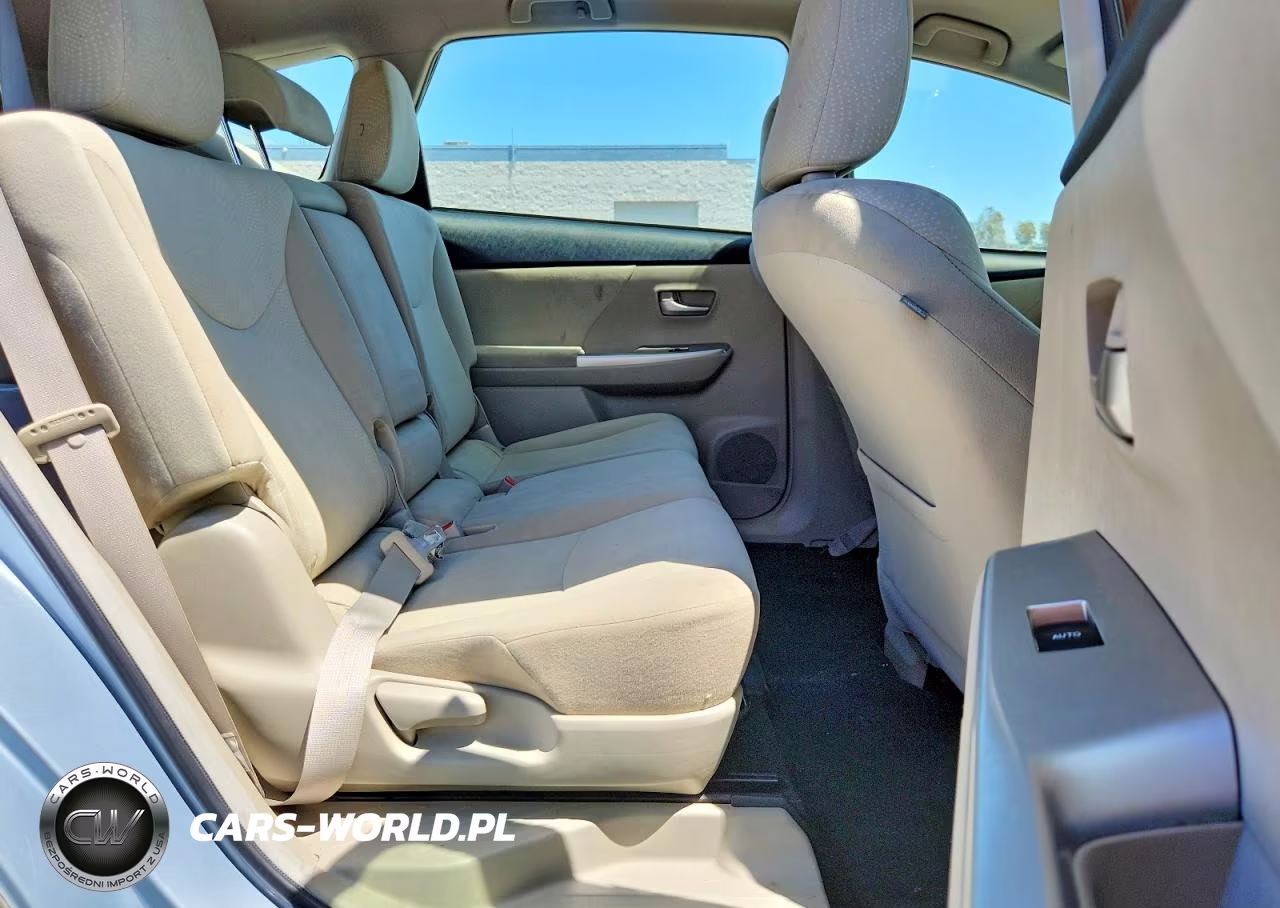 2012 Toyota Prius V Three VIN:JTDZN3EU5C3115606 - 10
