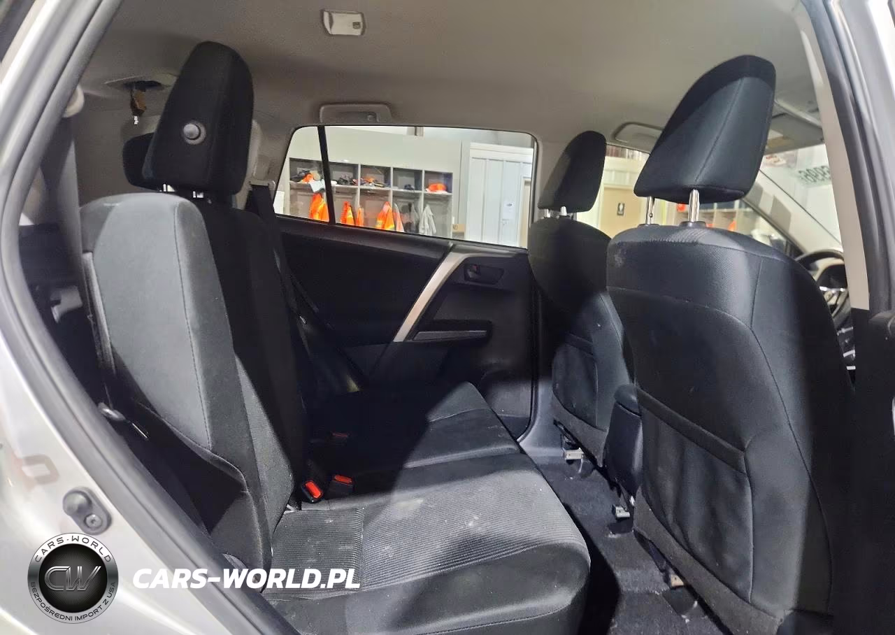2018 Toyota Rav4 Le VIN:JTMBFREV2JJ247709 - 11