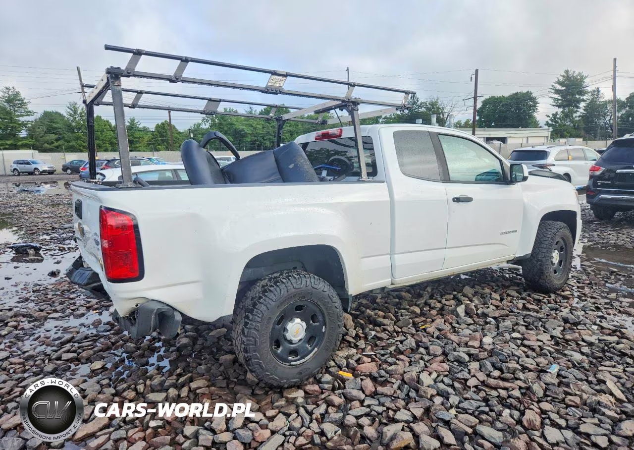 2019 Chevrolet Colorado VIN:1GCHSBEA0K1233934 - 3