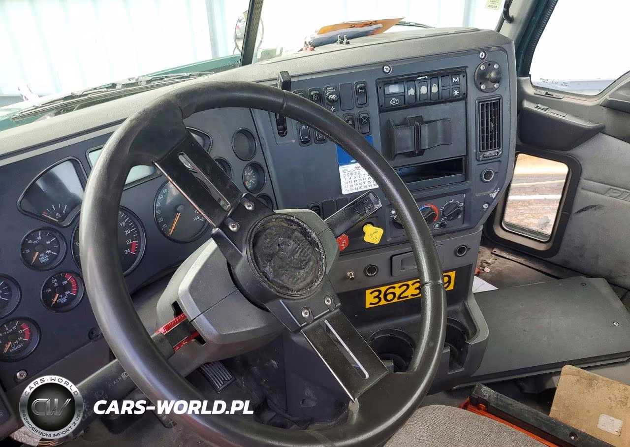 2017 Mack Cxu612 Semi Truck VIN:1M1AW01X3HM009617 - 8
