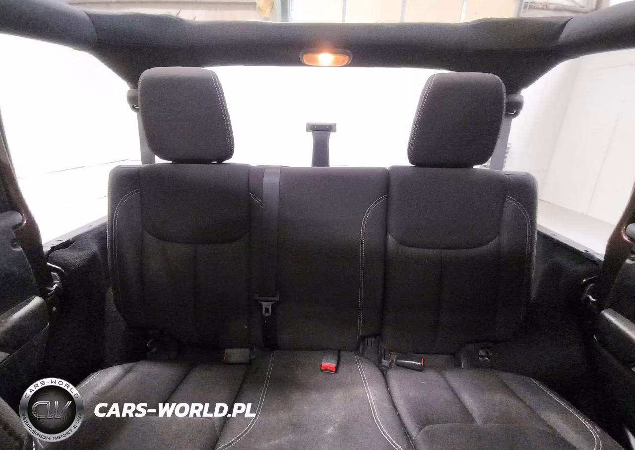 2013 Jeep Wrangler Unlimited Sahara VIN:1C4BJWEG0DL698502 - 10