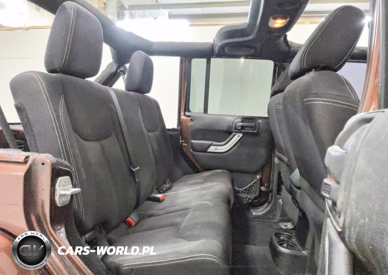 2013 Jeep Wrangler Unlimited Sahara VIN:1C4BJWEG0DL698502 - 11