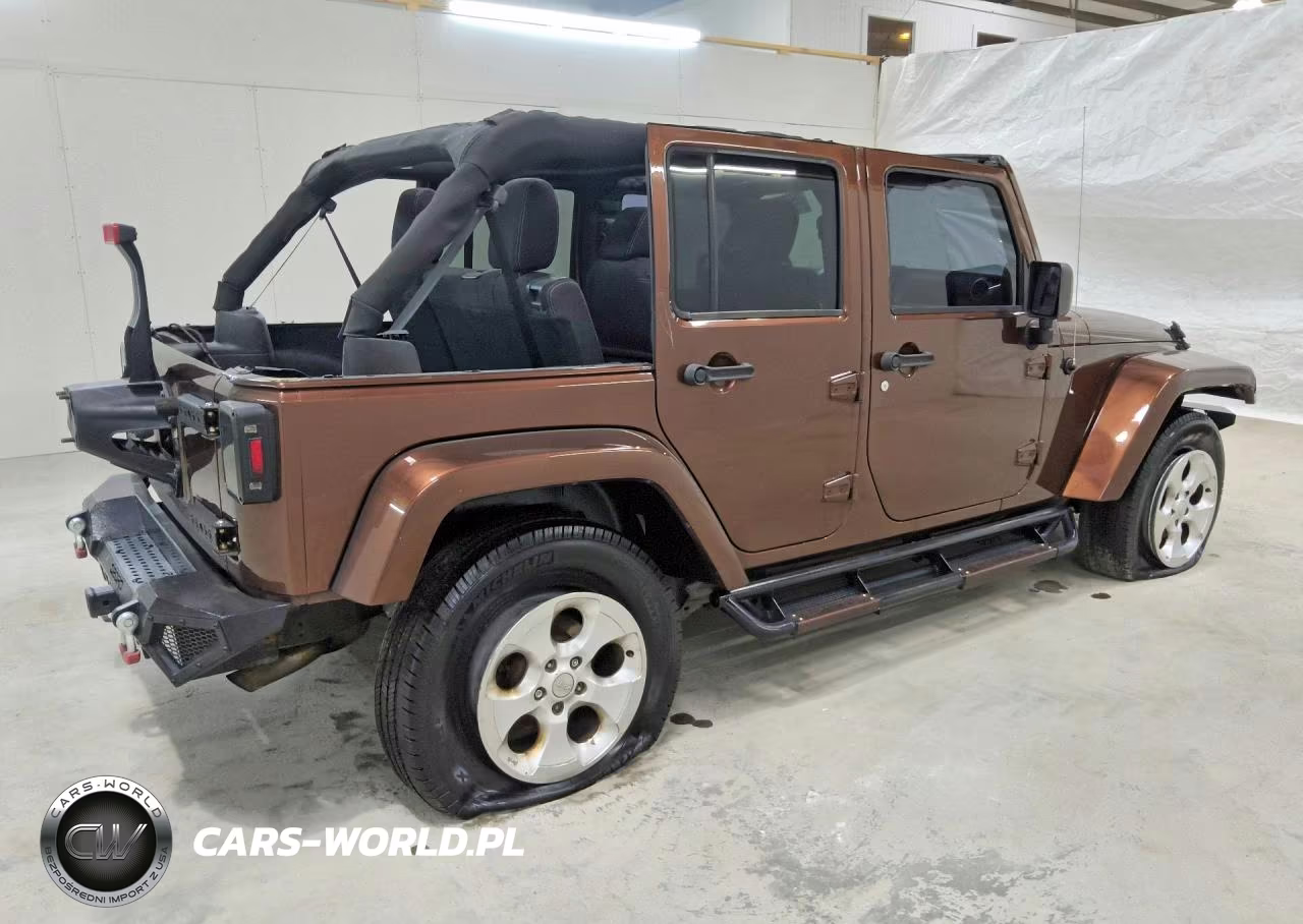 2013 Jeep Wrangler Unlimited Sahara VIN:1C4BJWEG0DL698502 - 3