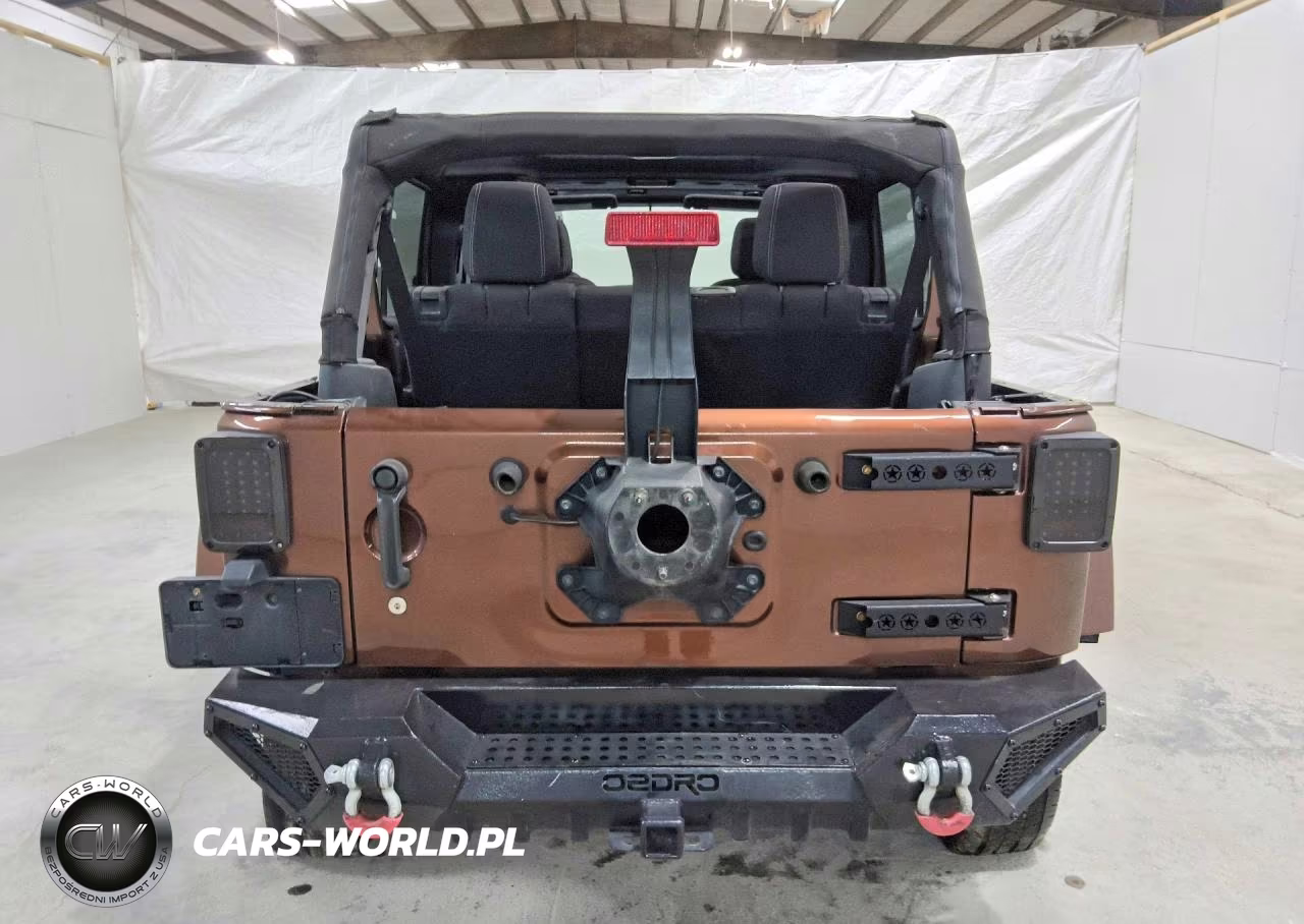 2013 Jeep Wrangler Unlimited Sahara VIN:1C4BJWEG0DL698502 - 6