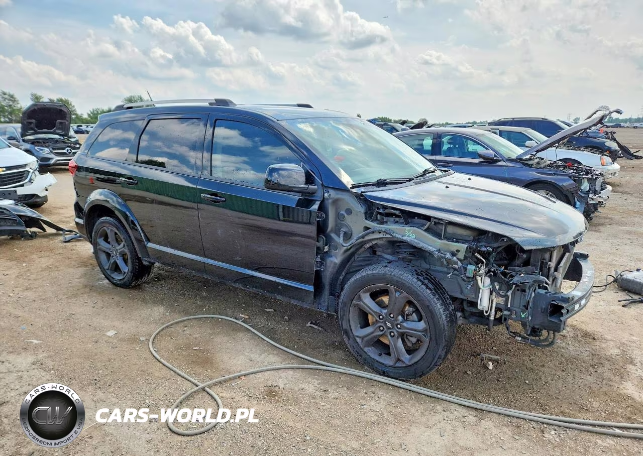 2018 Dodge Journey Crossroad VIN:3C4PDCGG2JT378199 - 4