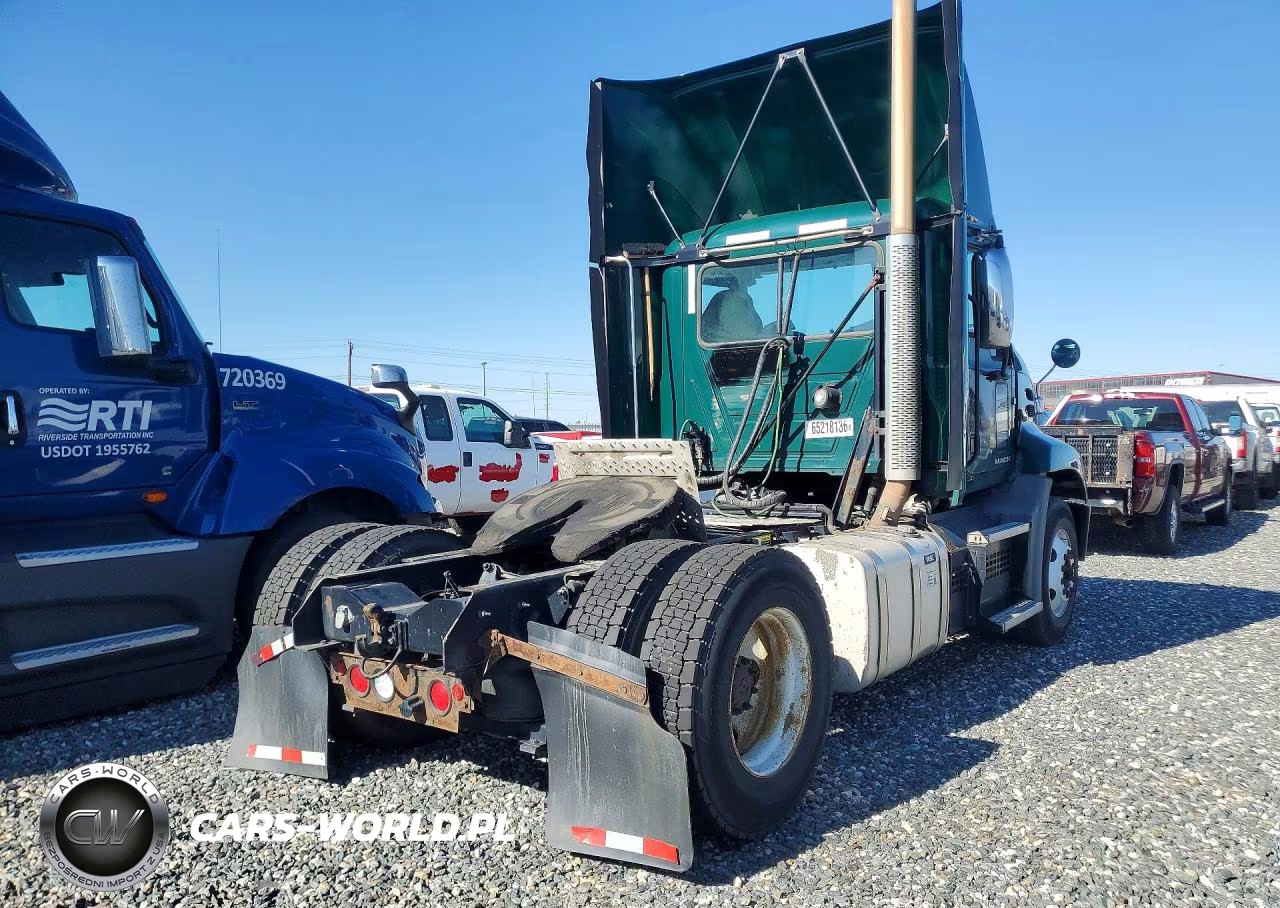 2018 Mack Cxu612 Semi Truck VIN:1M1AW01X2JM010621 - 3