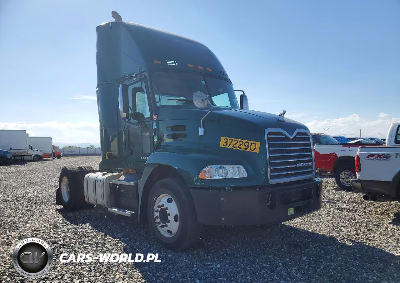 2018 Mack Cxu612 Semi Truck VIN:1M1AW01X2JM010621 - 4