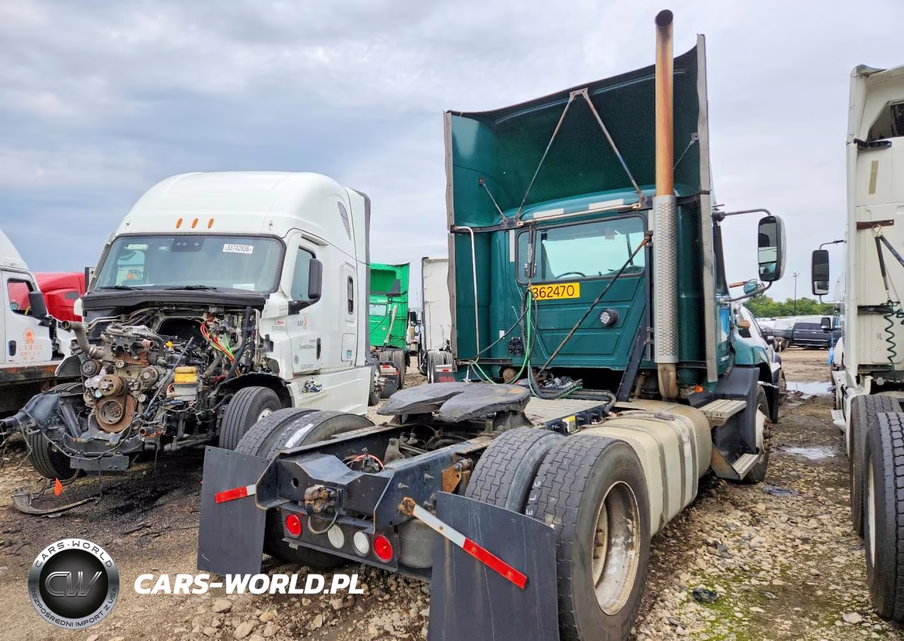 2017 Mack Cxu612 Semi Truck VIN:1M1AW01X5HM009778 - 3