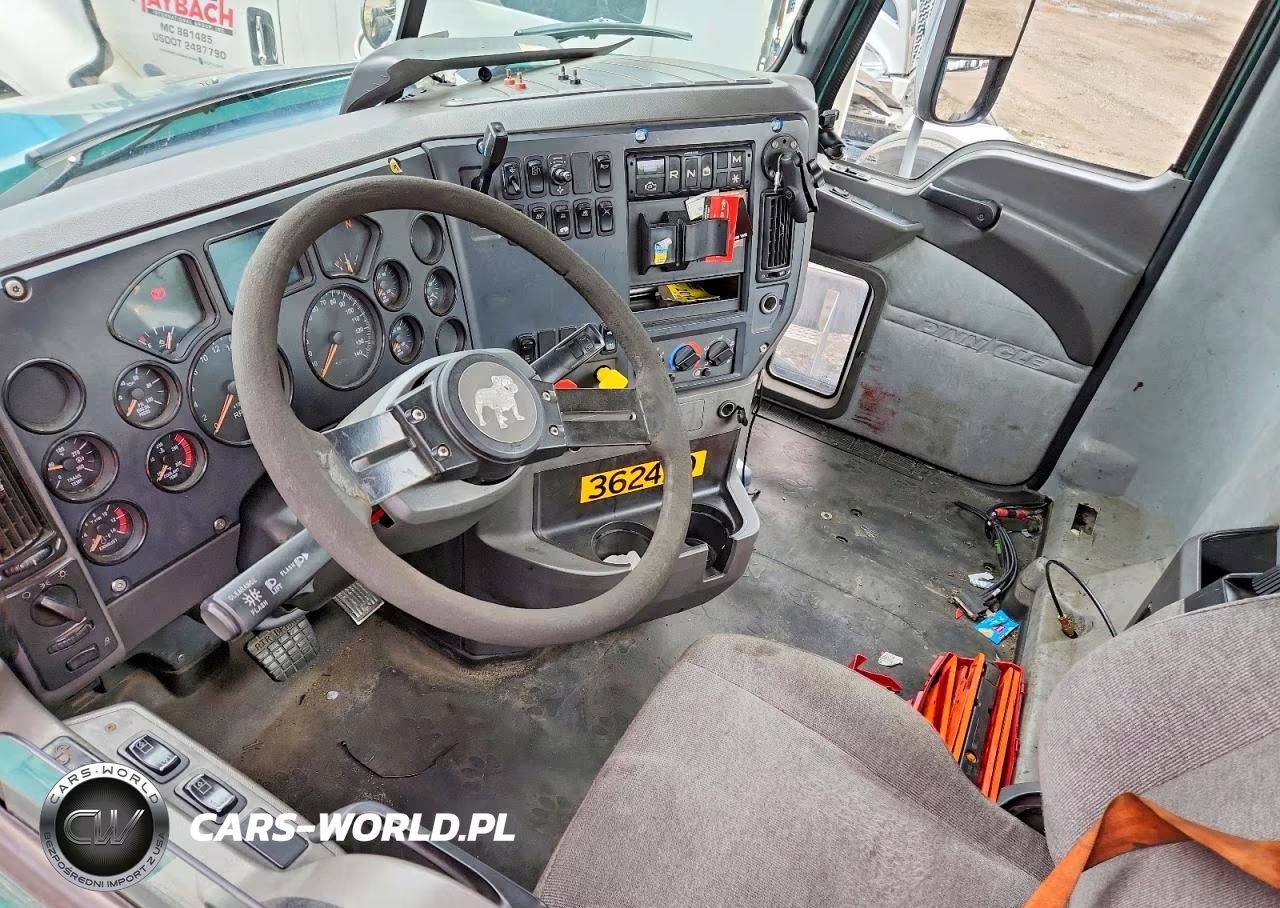 2017 Mack Cxu612 Semi Truck VIN:1M1AW01X5HM009778 - 8