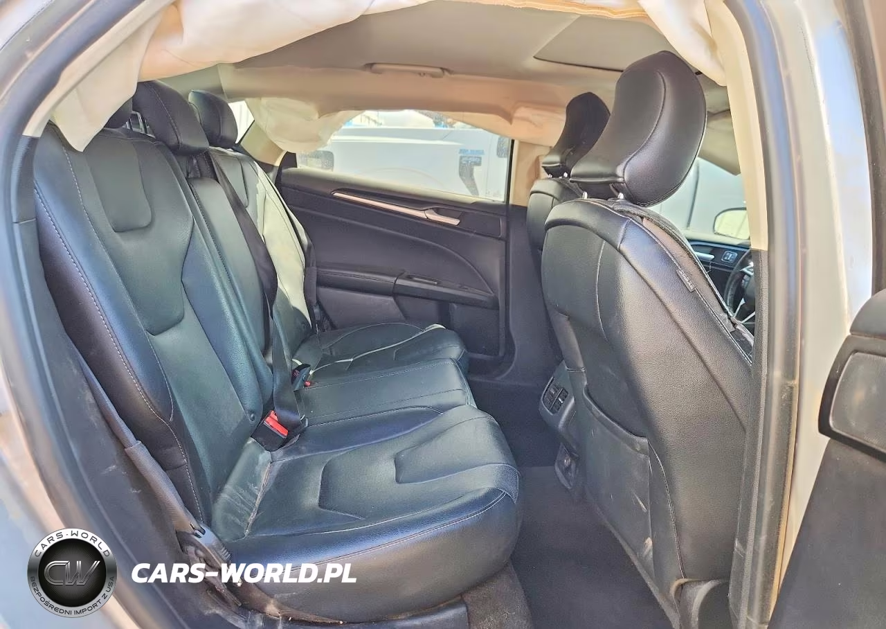 2019 Ford Fusion Titanium VIN:3FA6P0D97KR256854 - 10