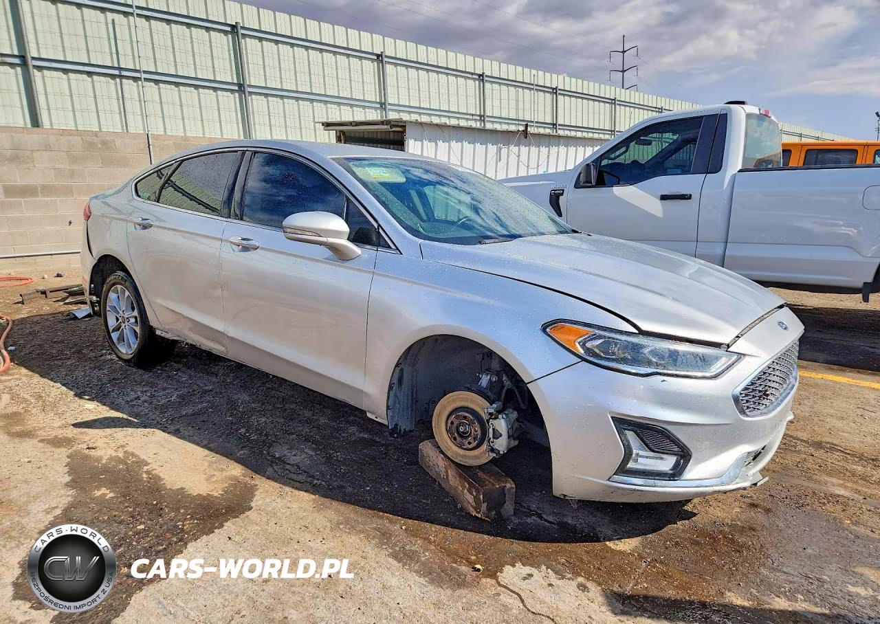 2019 Ford Fusion Titanium VIN:3FA6P0D97KR256854 - 4