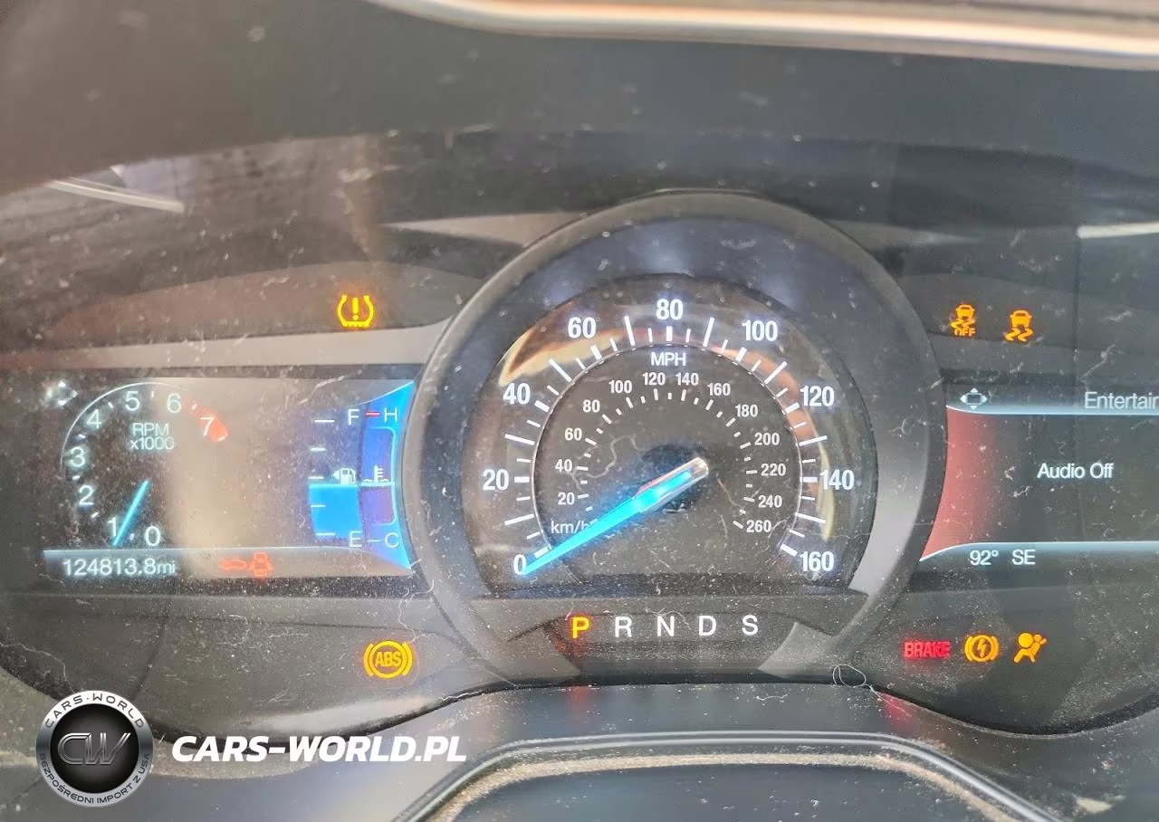 2019 Ford Fusion Titanium VIN:3FA6P0D97KR256854 - 9