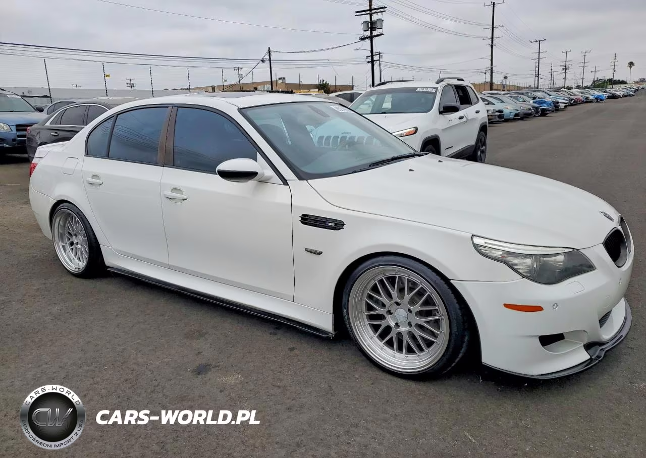 2008 BMW M5 VIN:WBSNB935X8CX10067 - 4