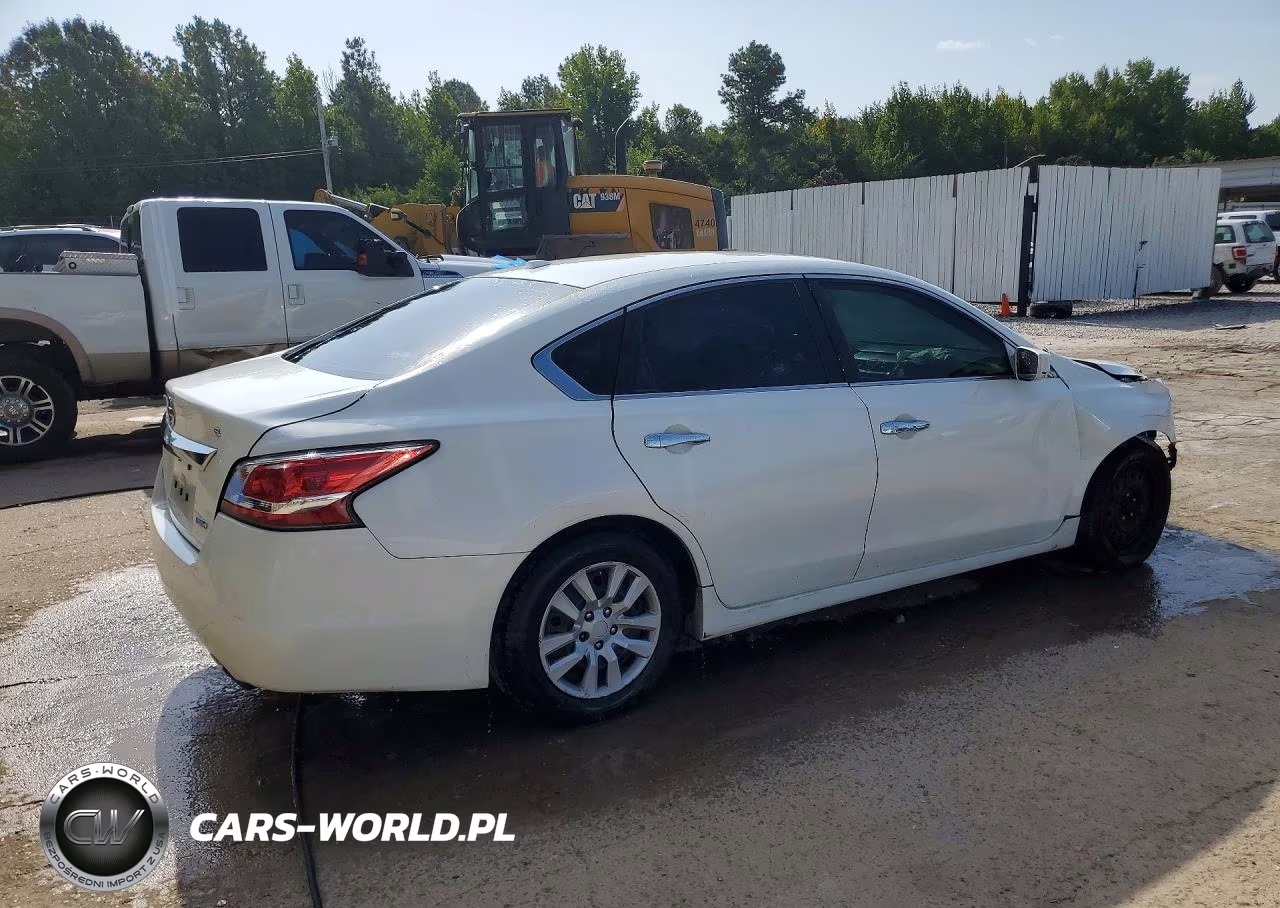 2014 Nissan Altima 2.5 S VIN:1N4AL3AP4EN330913 - 3