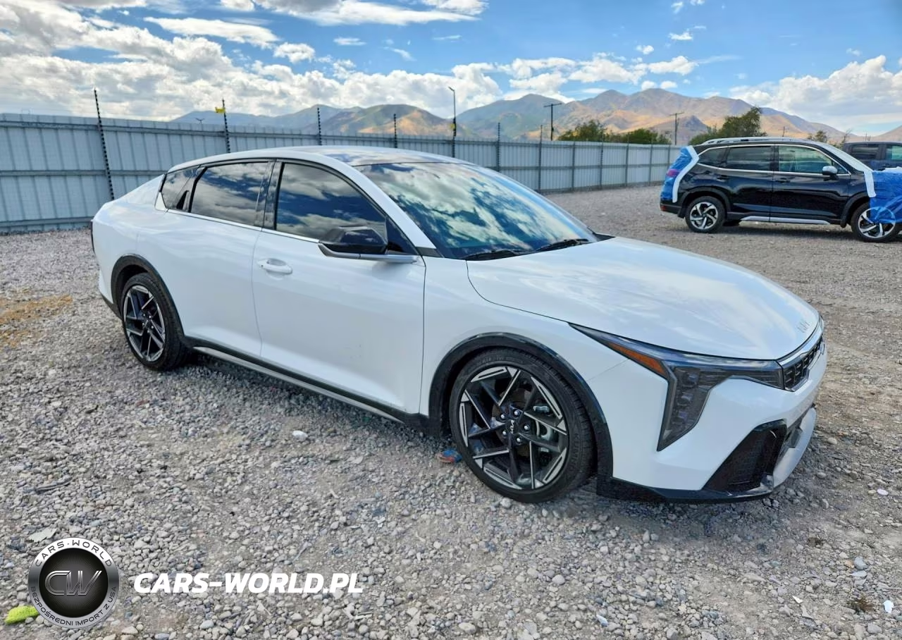 2025 Kia K4 Gt Line VIN:3KPFW4DE6SE197417 - 4