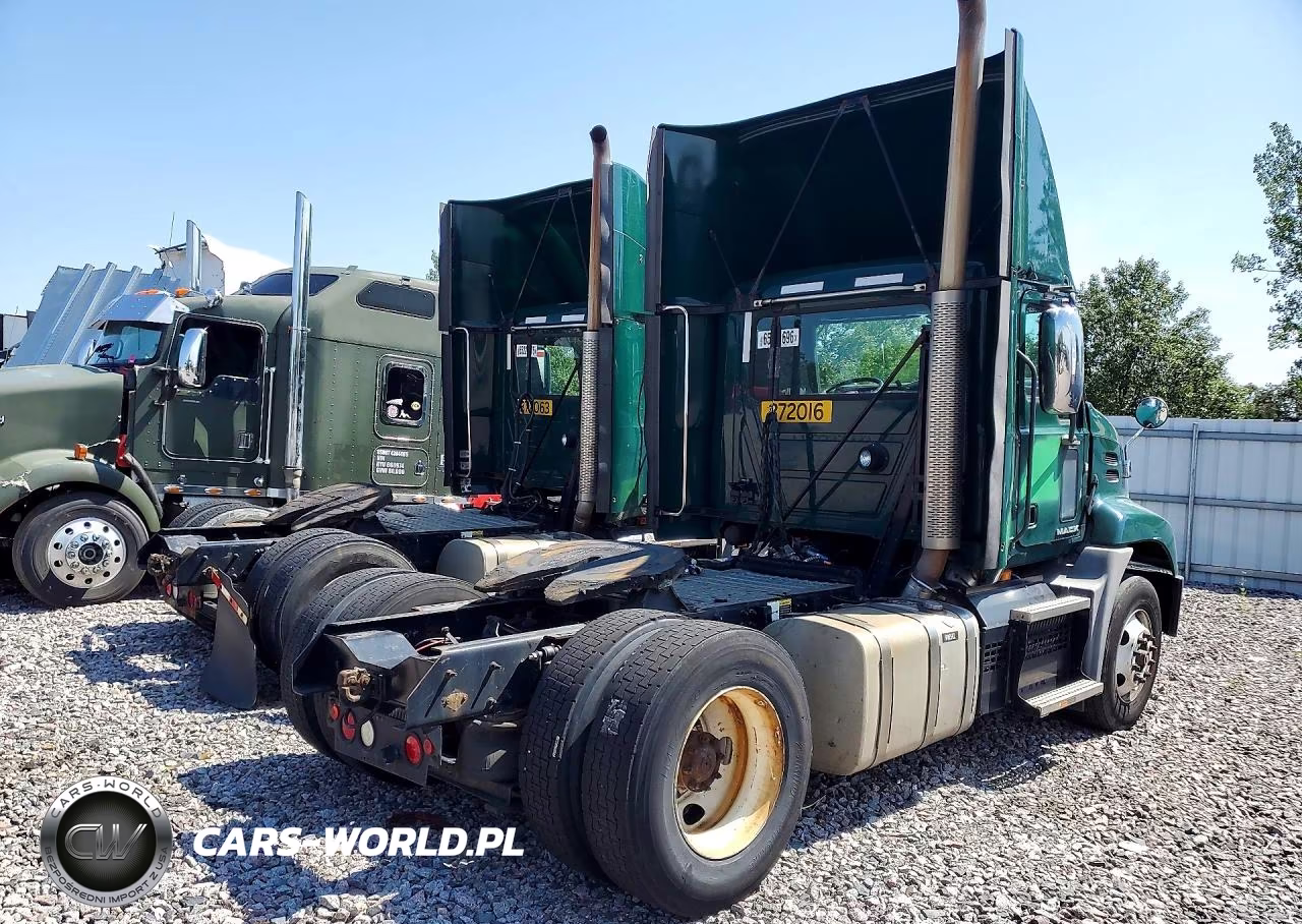 2018 Mack Cxu612 Semi Truck VIN:1M1AW01X7JM010646 - 3
