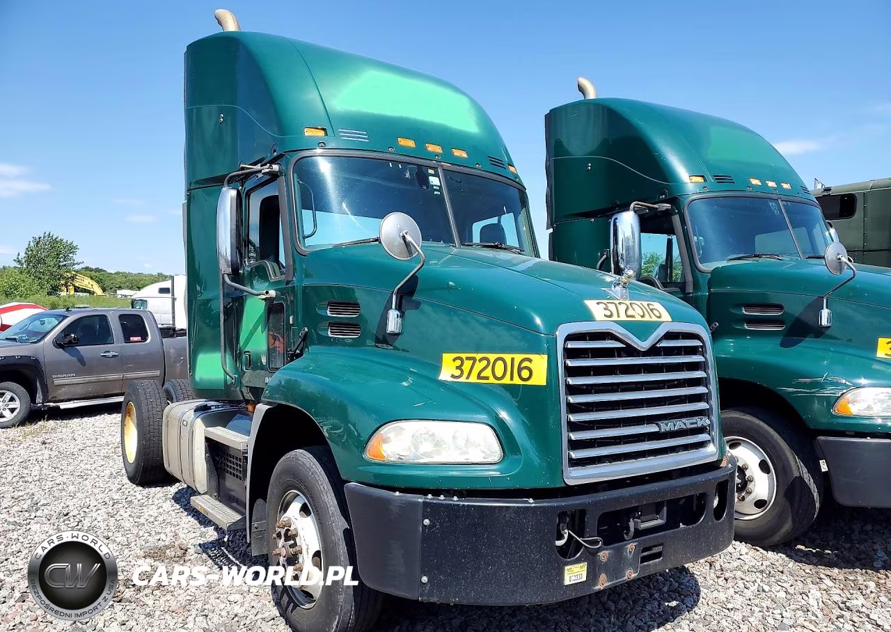 2018 Mack Cxu612 Semi Truck VIN:1M1AW01X7JM010646 - 4