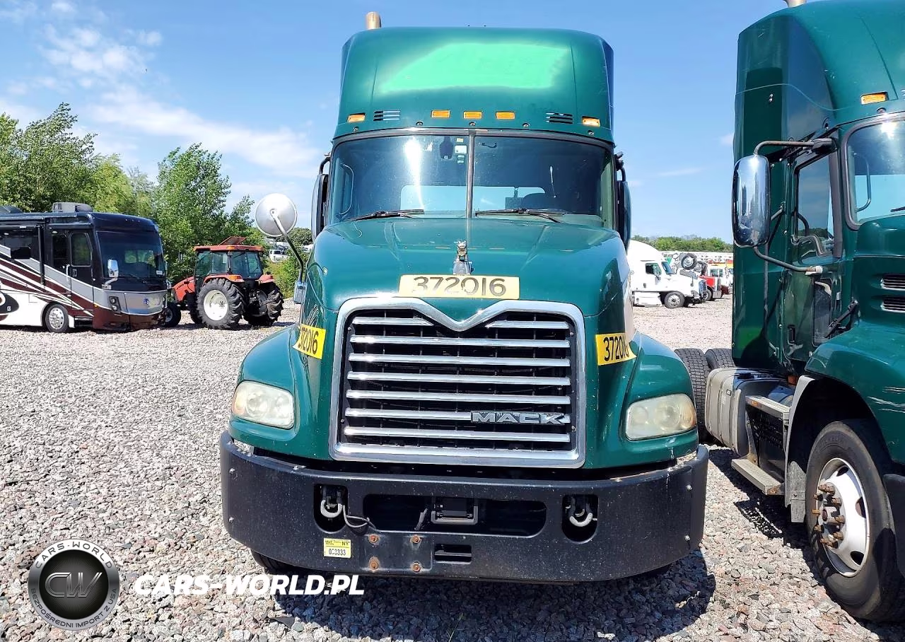 2018 Mack Cxu612 Semi Truck VIN:1M1AW01X7JM010646 - 5
