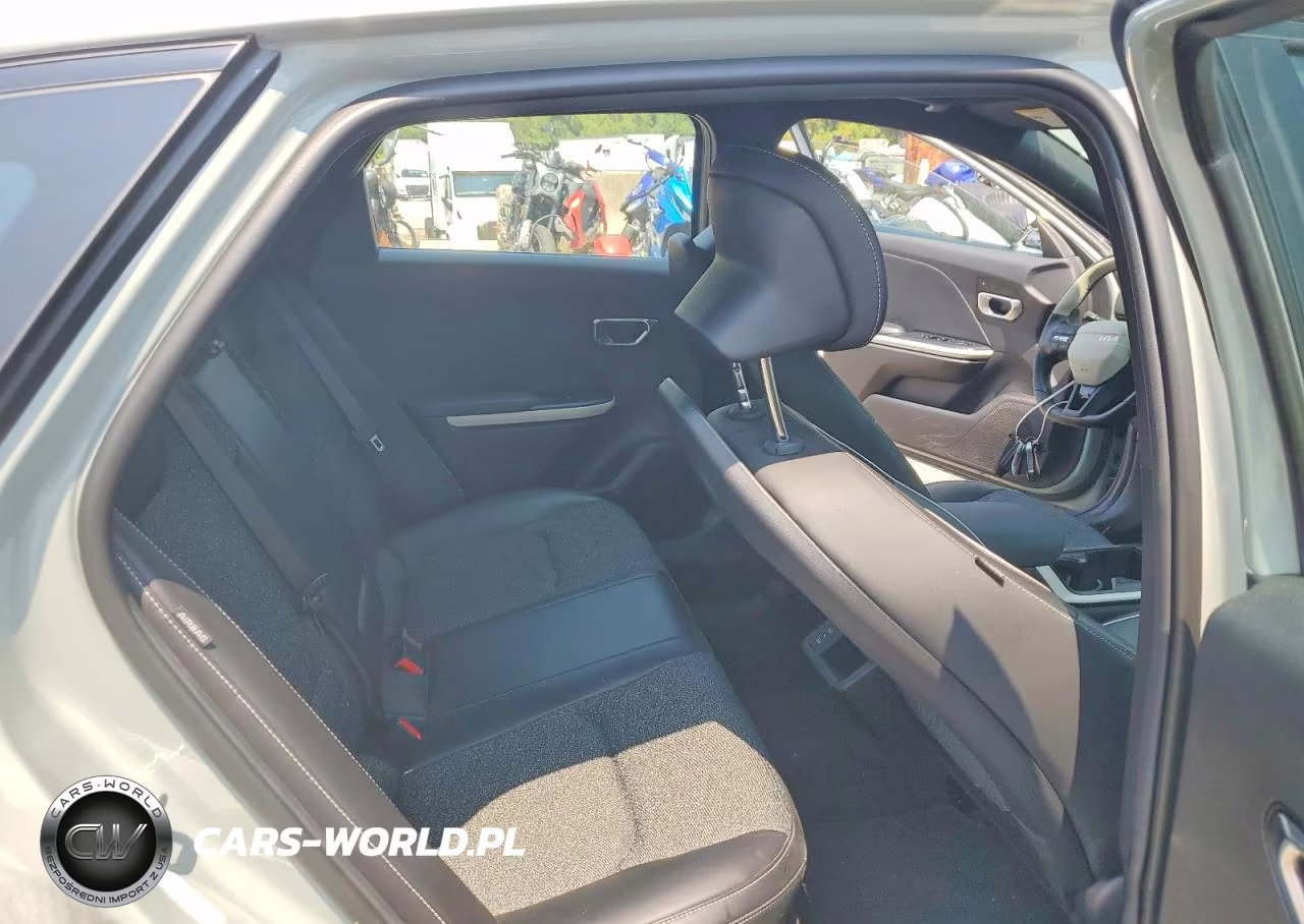 2025 Kia K4 Gt Line VIN:3KPFW4DE9SE154626 - 10