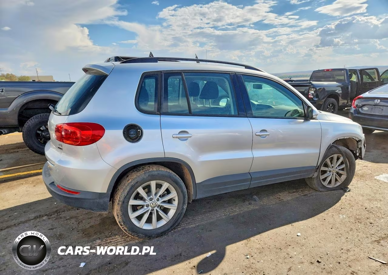 2018 Volkswagen Tiguan Limited VIN:WVGBV7AX5JK005095 - 3