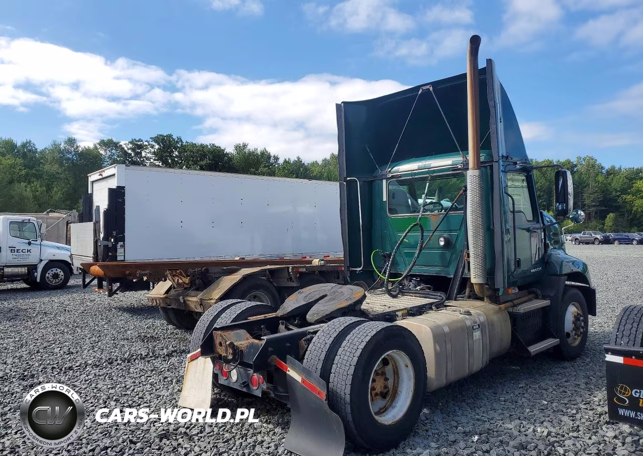 2017 Mack Cxu612 Semi Truck VIN:1M1AW01X7HM009717 - 3