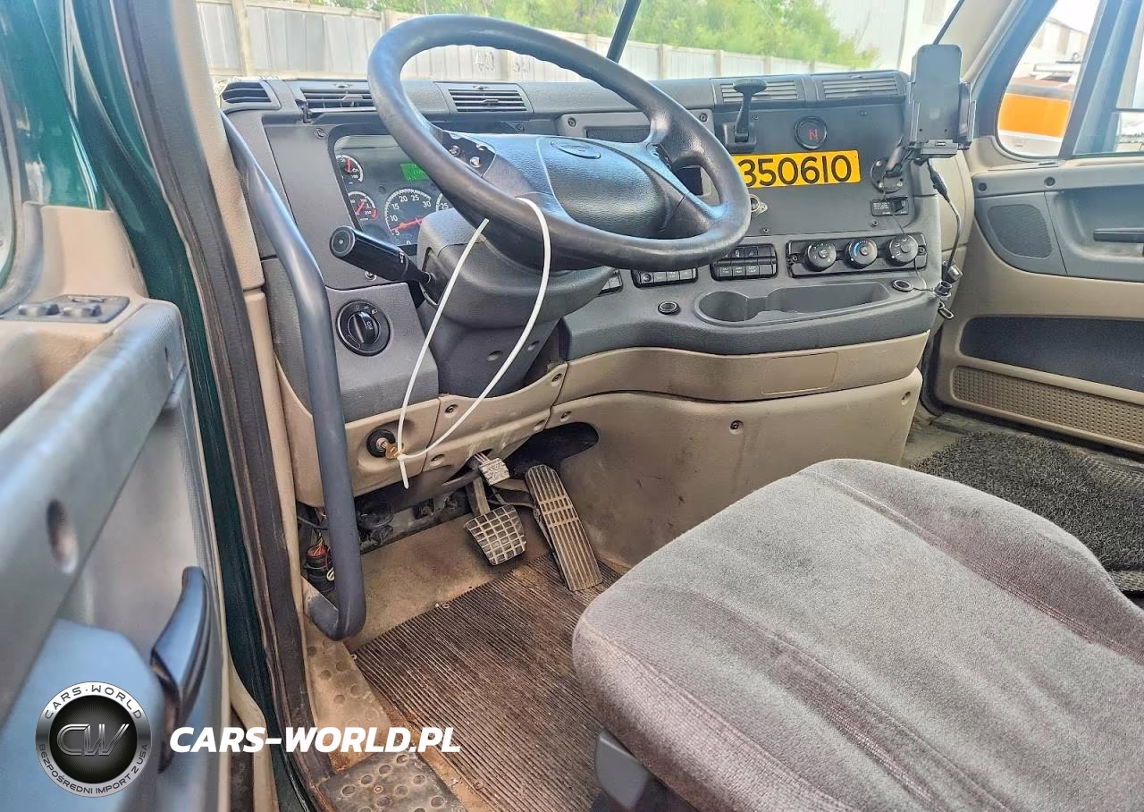 2016 Freightliner Cascadia 113 VIN:3AKBGADV1GDHE0214 - 8