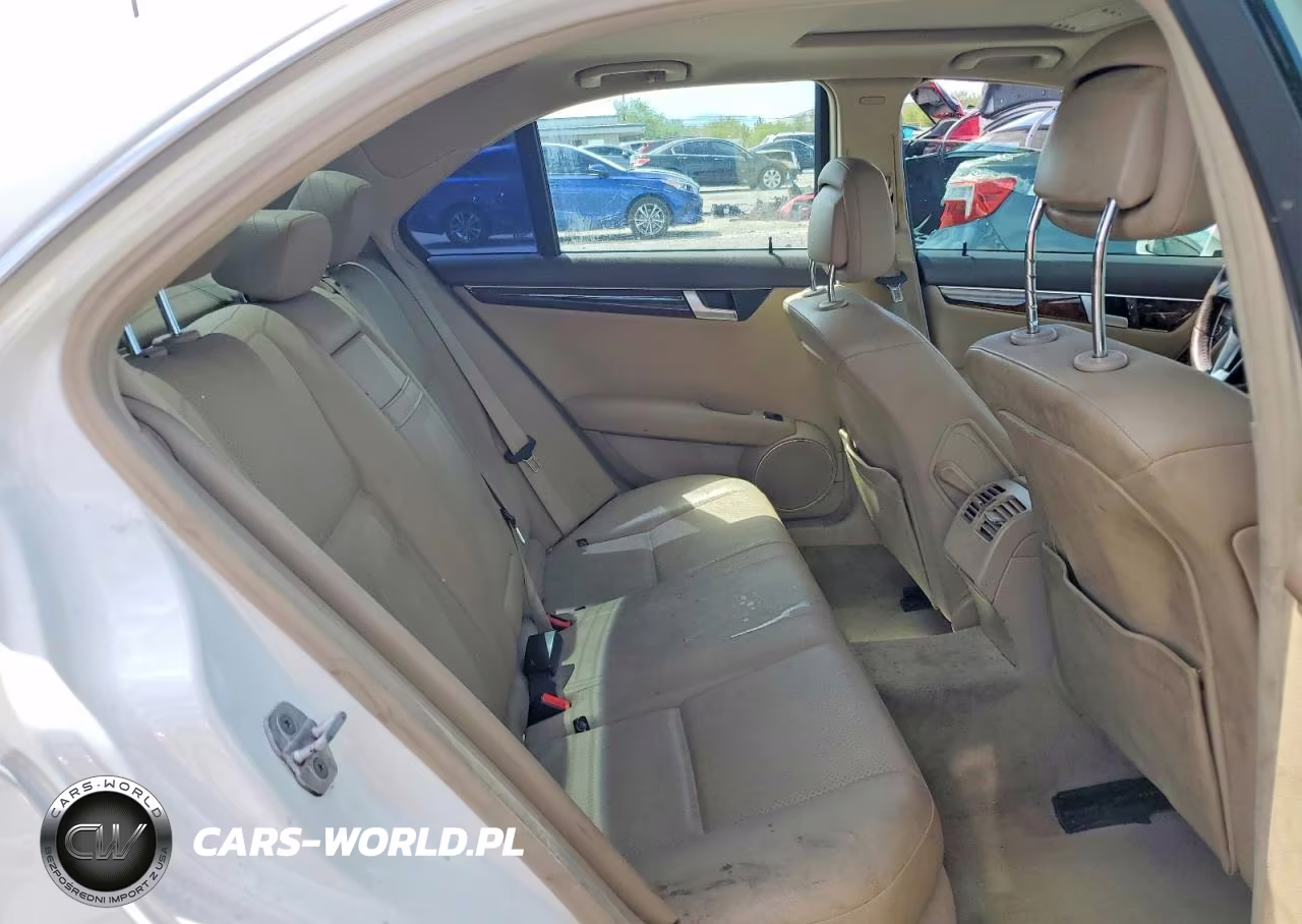 2014 Mercedes-Benz C 250 VIN:WDDGF4HB6EA960358 - 10