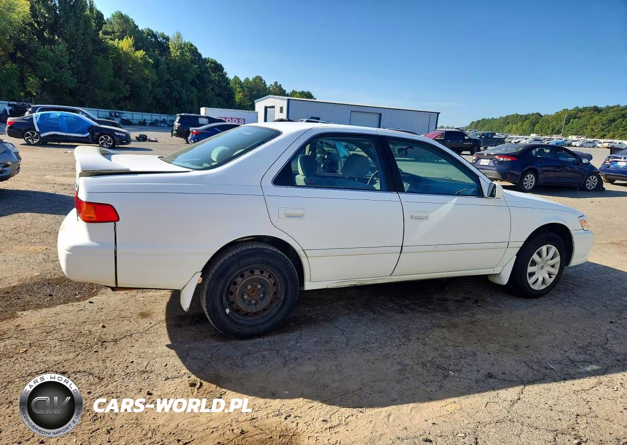 2000 Toyota Camry Le VIN:JT2BG22K2Y0403500 - 3