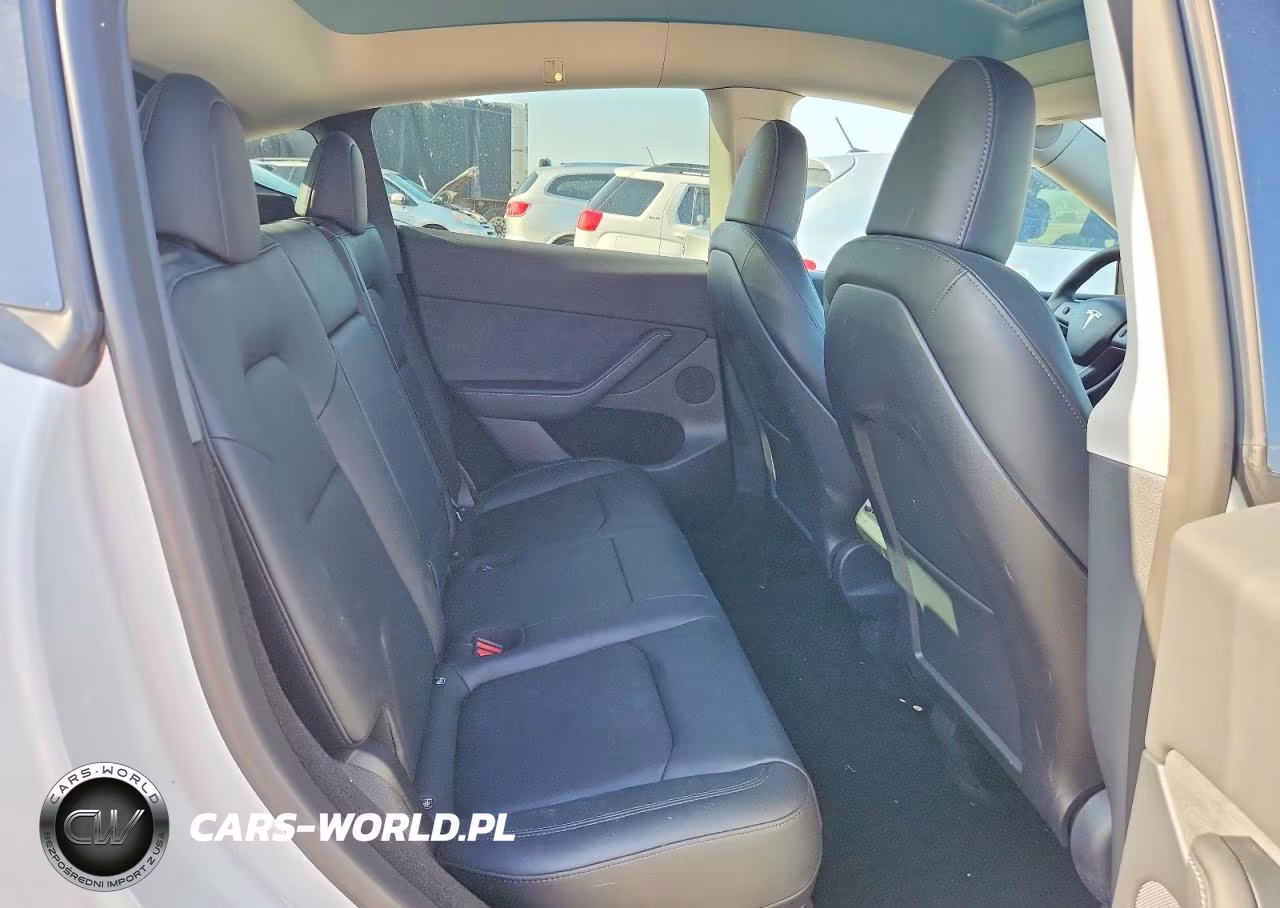 2023 Tesla Model Y VIN:7SAYGDEE9PA082753 - 10