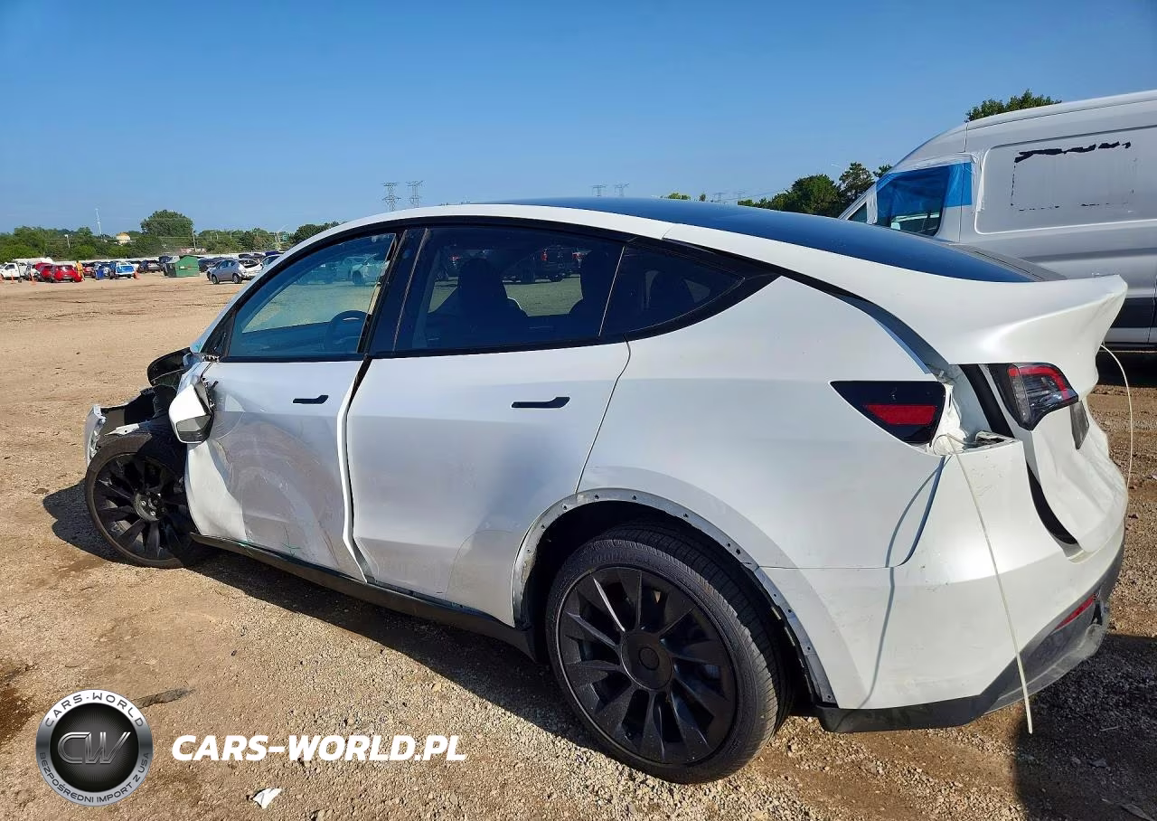 2023 Tesla Model Y VIN:7SAYGDEE9PA082753 - 2