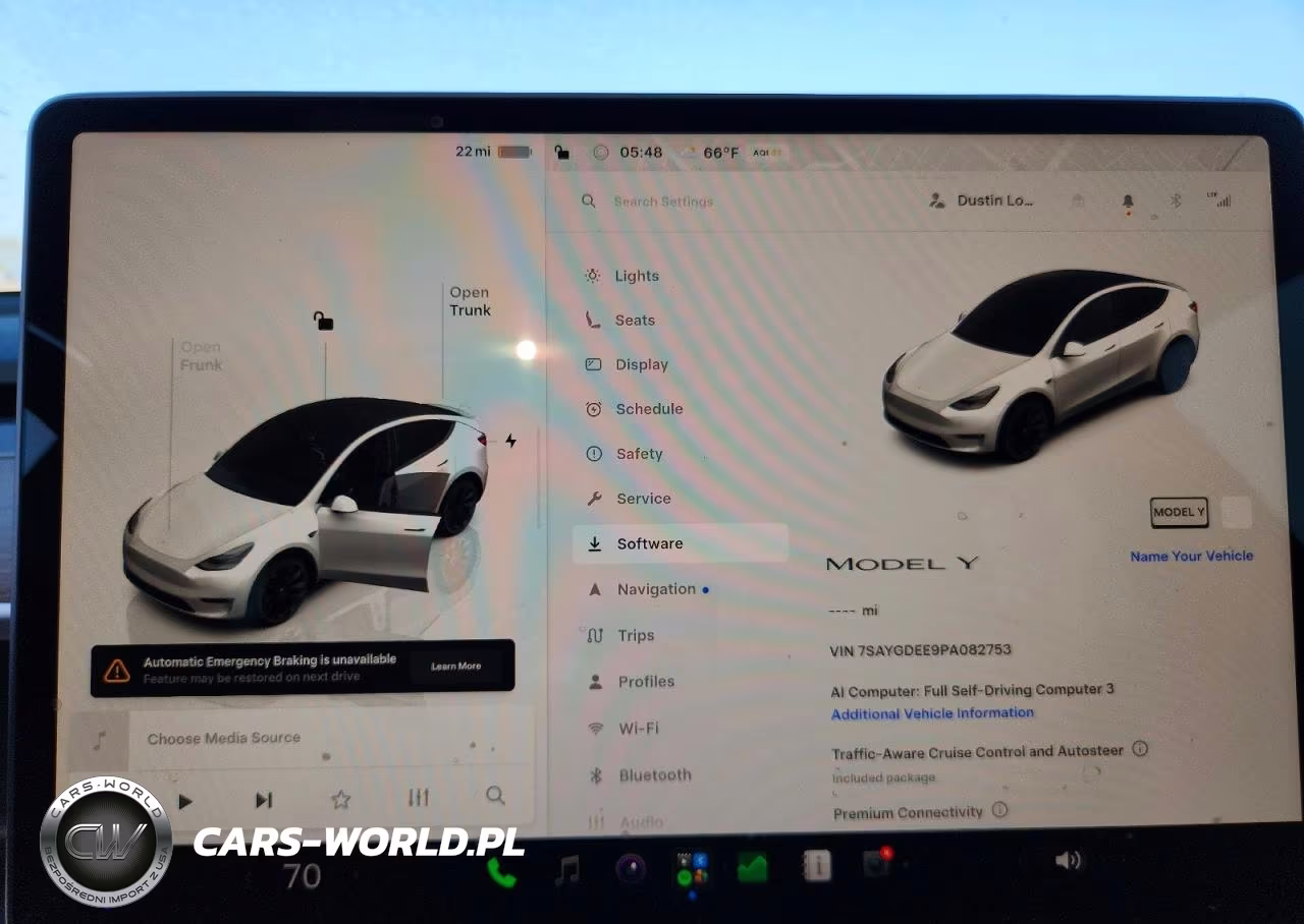 2023 Tesla Model Y VIN:7SAYGDEE9PA082753 - 9