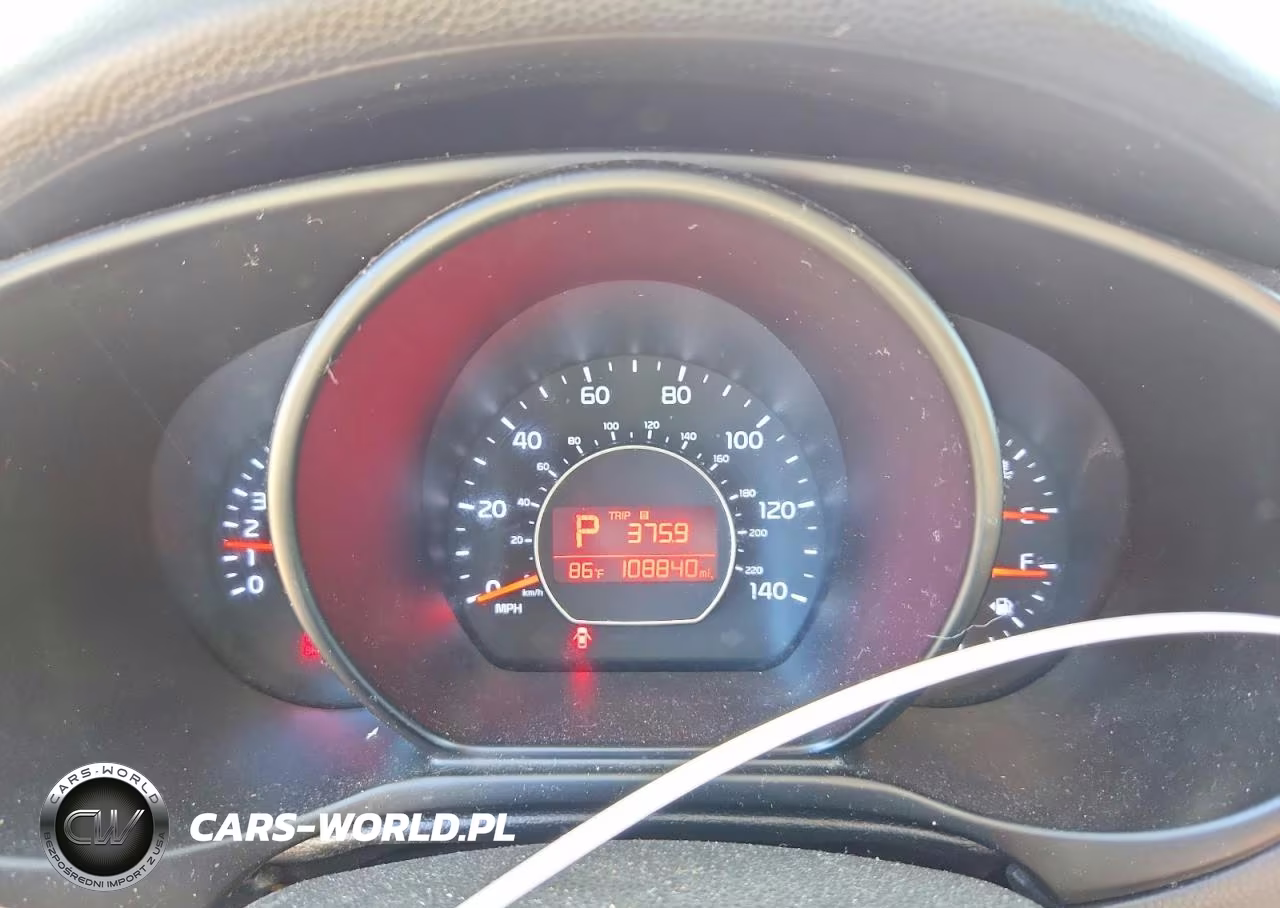 2016 Kia Soul + VIN:KNDJP3A5XG7818512 - 9