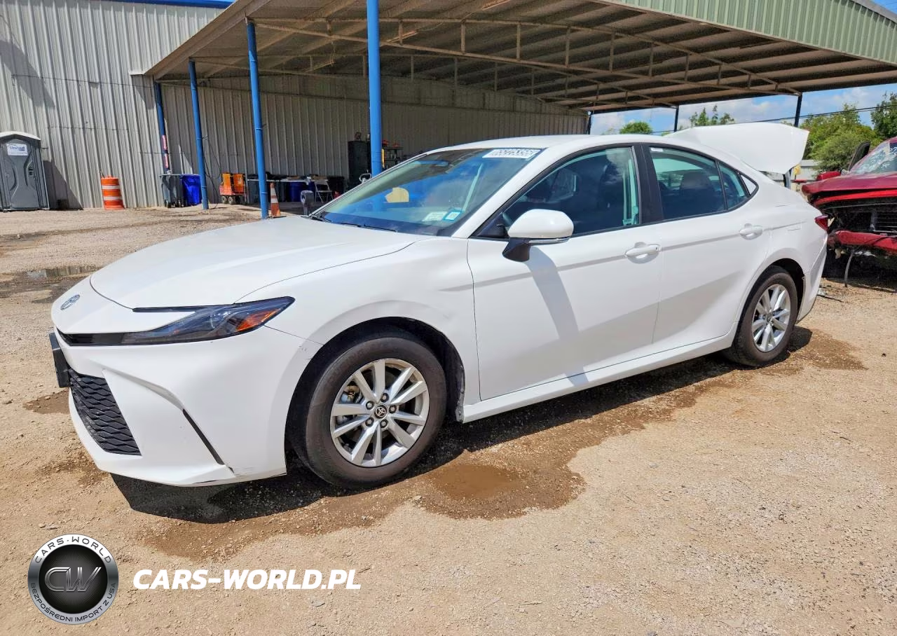 2025 Toyota Camry Le – zdjęcie 1 z 13