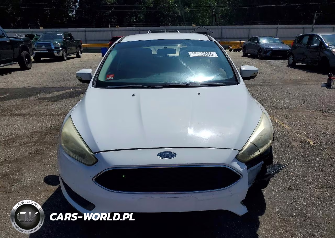 2016 Ford Focus Se VIN:1FADP3K22GL291094 - 5
