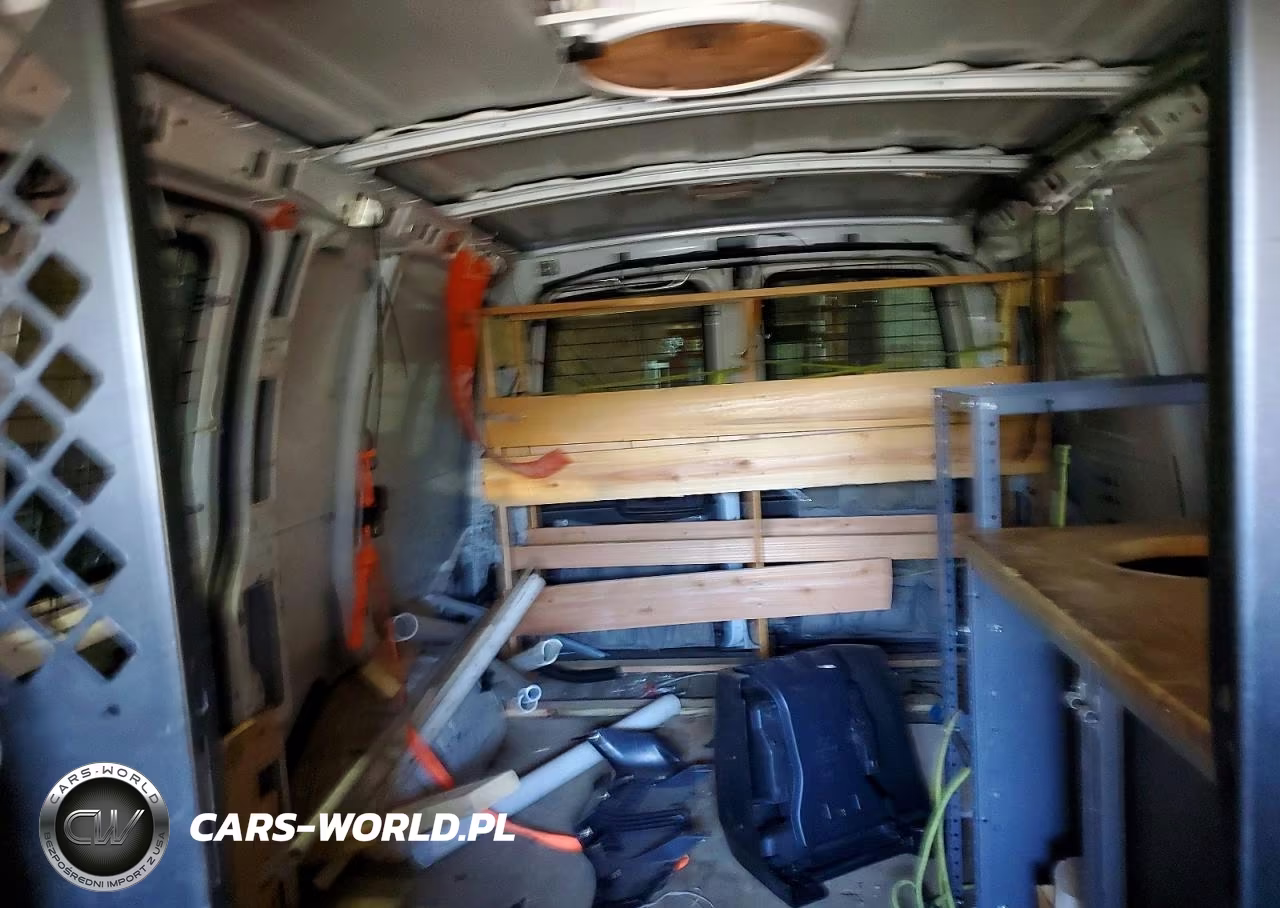 2011 Chevrolet Express G2500 VIN:1GCWGFCA4B1128915 - 10