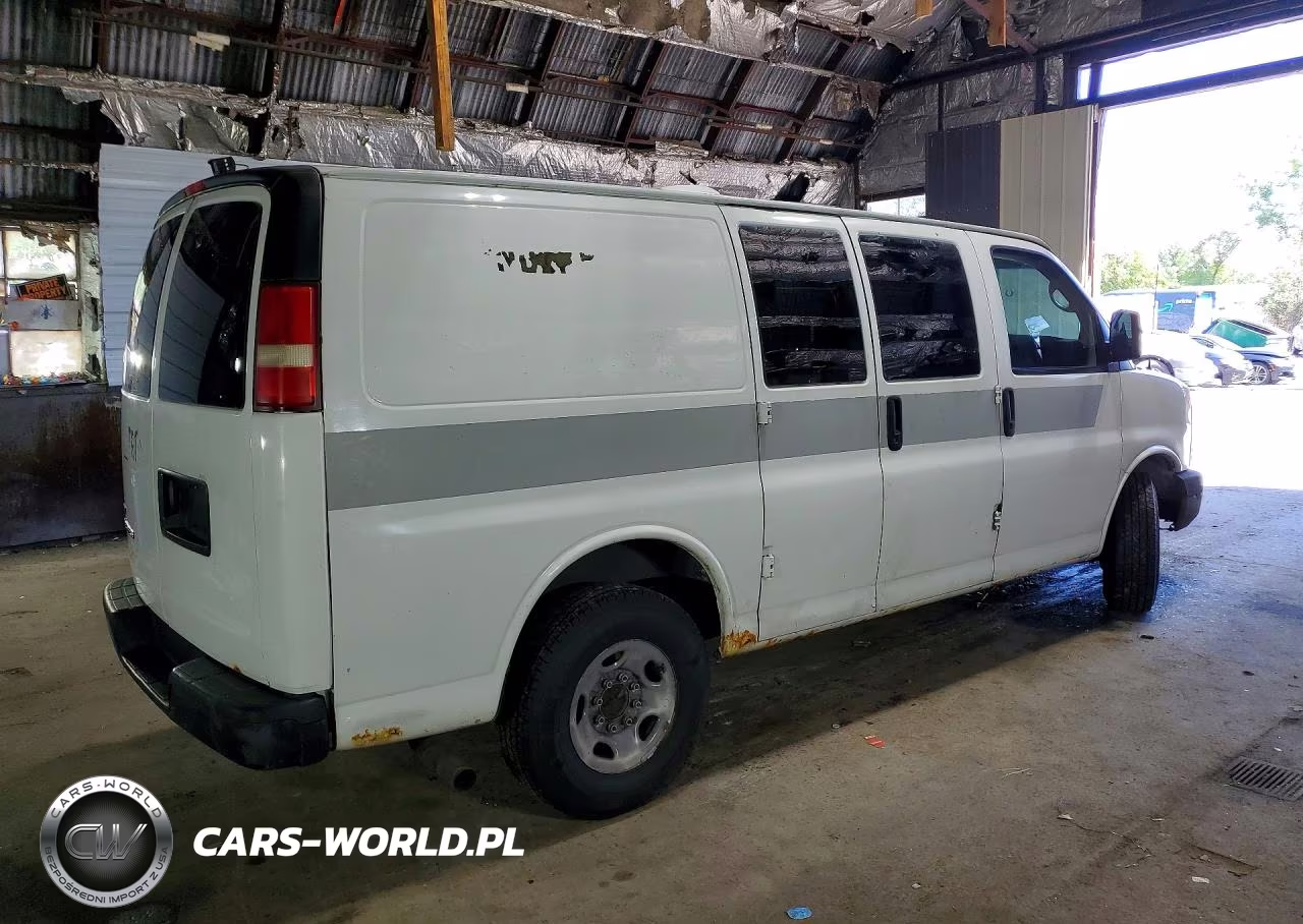 2011 Chevrolet Express G2500 VIN:1GCWGFCA4B1128915 - 3
