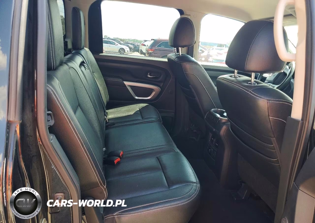 2018 Nissan Titan Pro-4X VIN:1N6AA1E5XJN511924 - 10