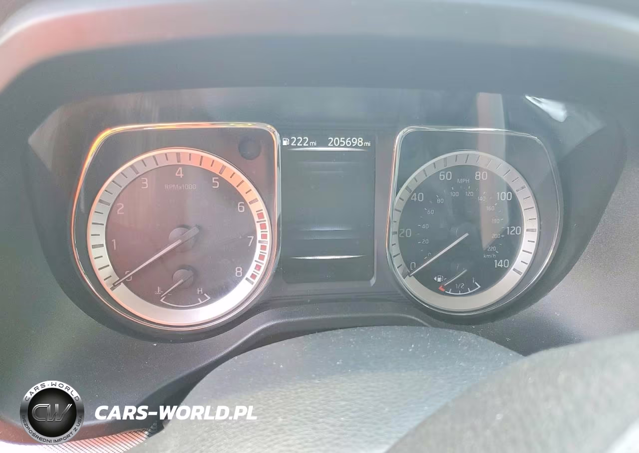 2018 Nissan Titan Pro-4X VIN:1N6AA1E5XJN511924 - 9