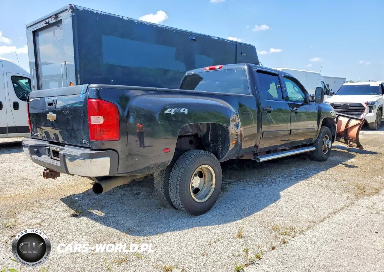 2007 Chevrolet Silverado K3500 VIN:1GCJK33647F554455 - 3