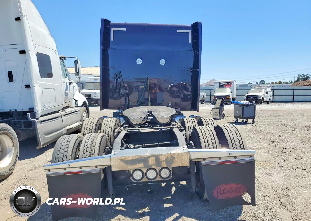 2015 Peterbilt 579 VIN:1XPBD49X9FD260059 - 6