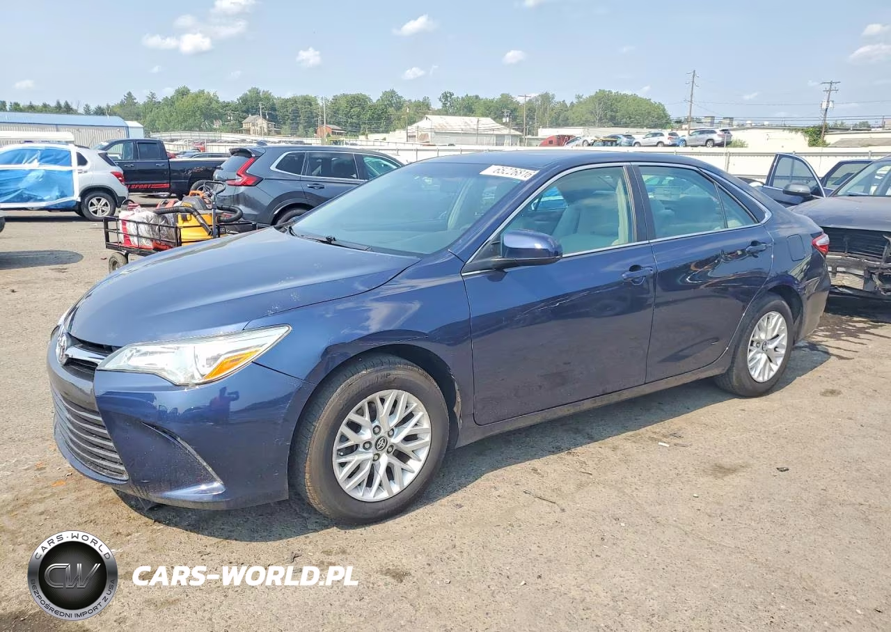 2016 Toyota Camry Le – zdjęcie 1 z 12