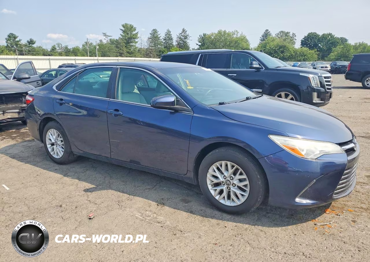 2016 Toyota Camry Le VIN:4T4BF1FK2GR571810 - 4