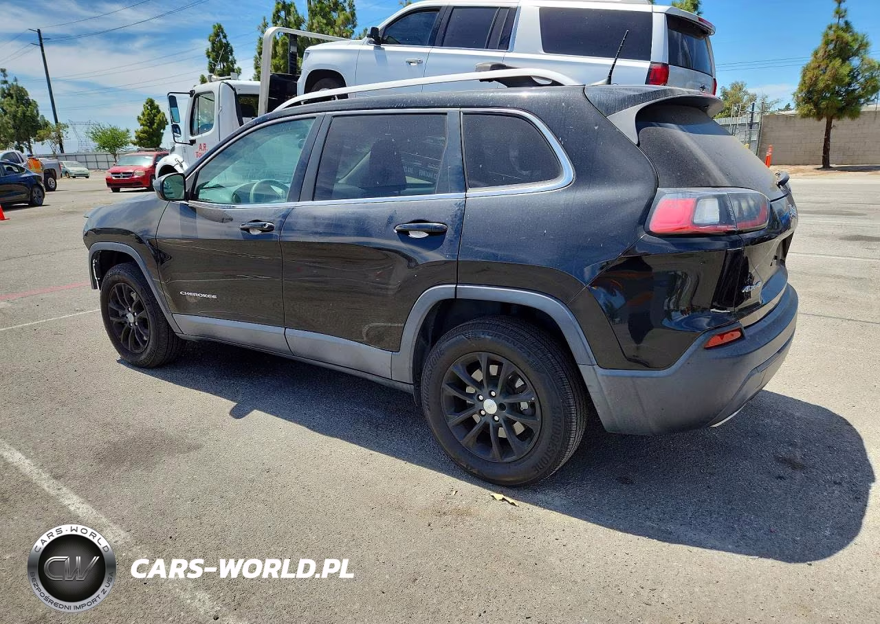 2019 Jeep Cherokee Latitude VIN:1C4PJMCX8KD218954 - 2