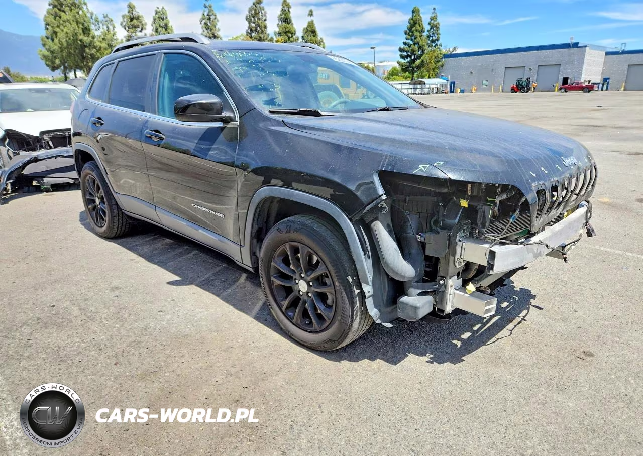 2019 Jeep Cherokee Latitude VIN:1C4PJMCX8KD218954 - 4